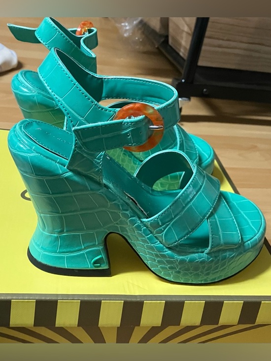 Circus by Sam Edelman Shoes - Circus by Sam Edelman Turquoise Croc Platform Sandals with Buckle Detail: Size 7